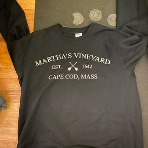 Martha's Vineyard Crew Neck!!!!